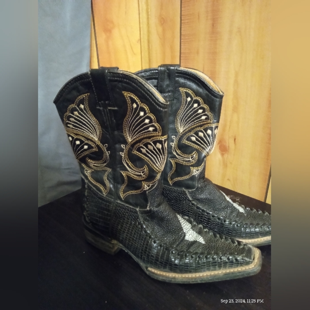 Black reptile print youth boots